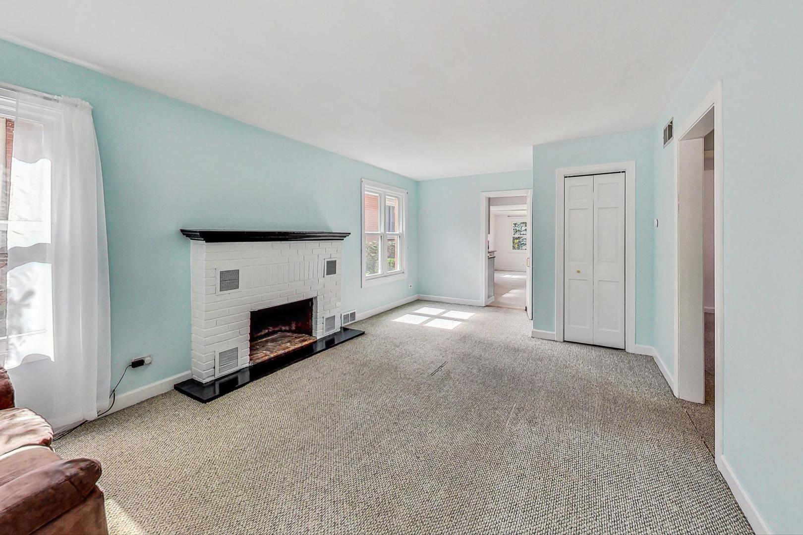 8506 East Prairie Road Skokie, IL 60076 - Photo 3 of 19 Gallery Image 3