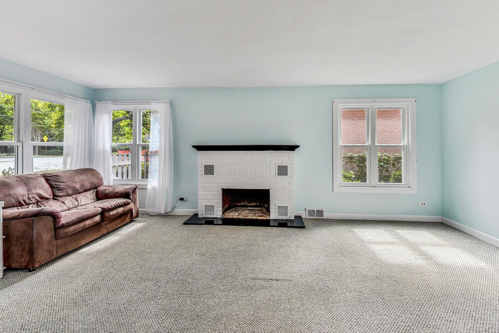 8506 East Prairie Road Skokie, IL 60076 - Photo 4 of 19 Gallery Image 4