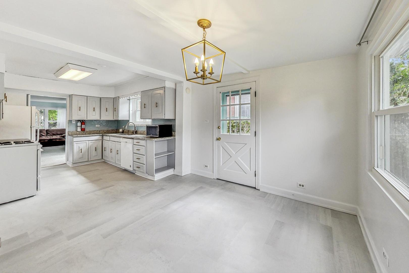 8506 East Prairie Road Skokie, IL 60076 - Photo 8 of 19 Gallery Image 8