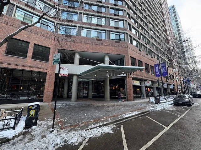 $2,300 | 211 East Ohio Street, Unit 2405, Chicago, IL 60611