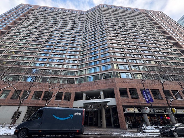 211 East Ohio Street, Unit 2405 Chicago, IL 60611 - Photo 2 of 23