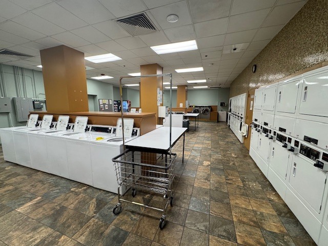 211 East Ohio Street, Unit 2405 Chicago, IL 60611 - Photo 21 of 23