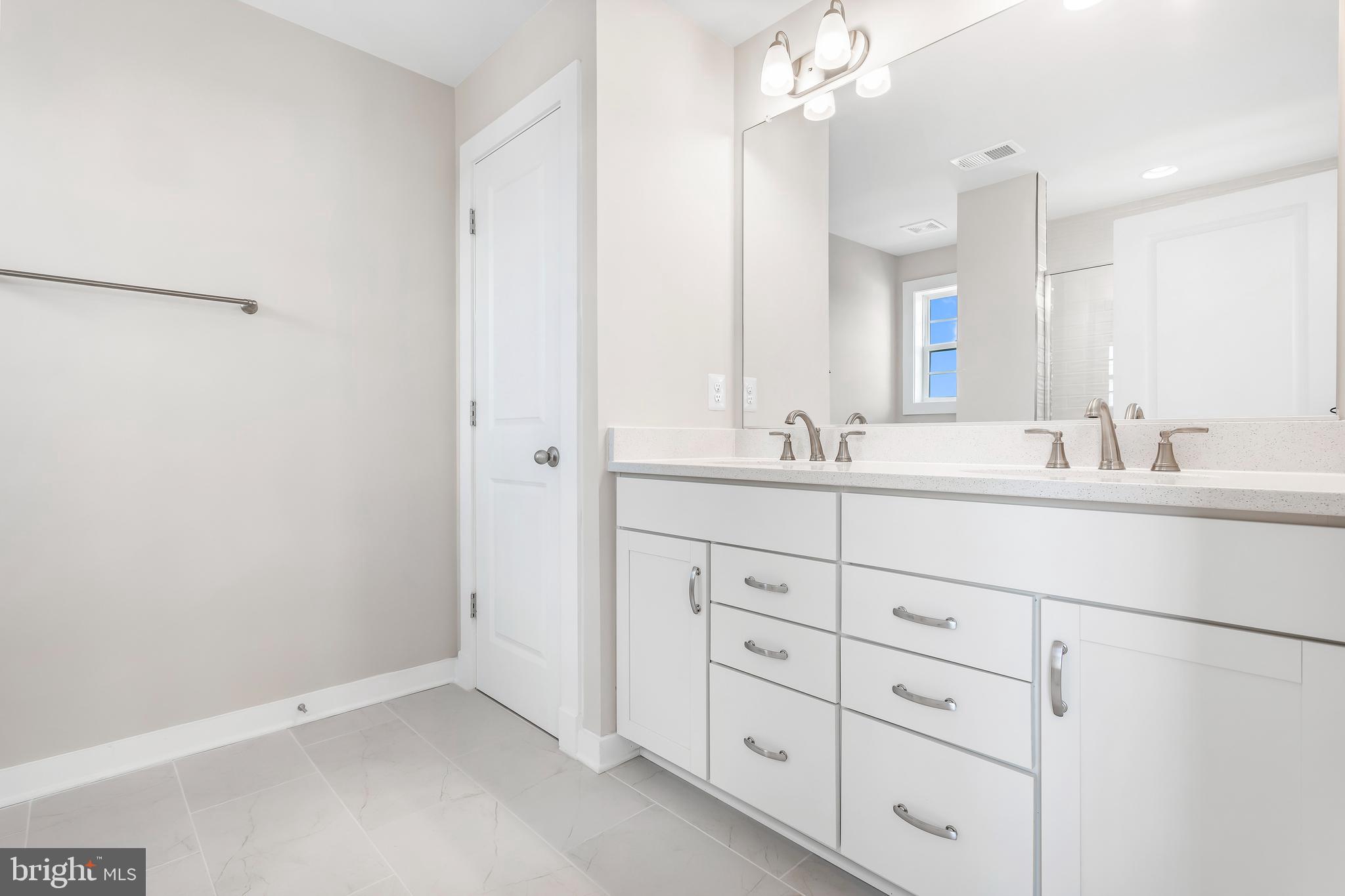 20762 Partlow's Store Square Ashburn, VA 20147 - Photo 21 of 35 Gallery Image 21
