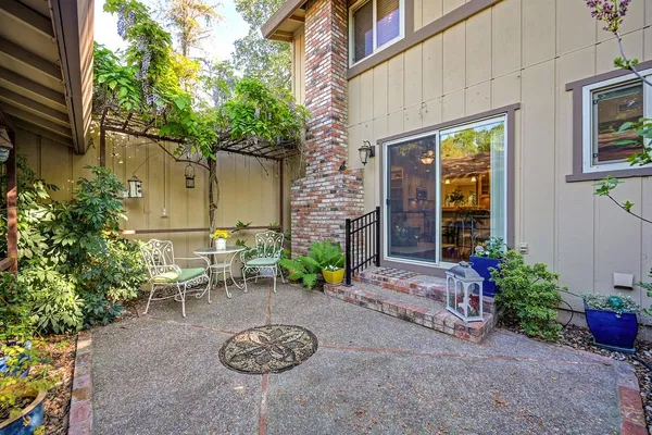 $430,000 | 6912 Navarro Court, Citrus Heights, CA 95621