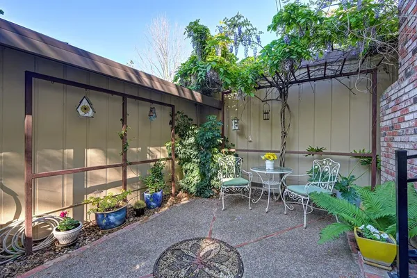 $430,000 | 6912 Navarro Court, Citrus Heights, CA 95621