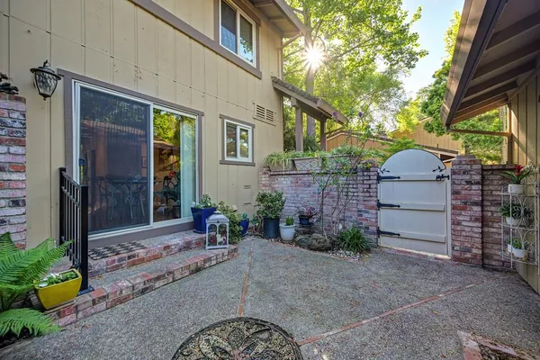 $430,000 | 6912 Navarro Court, Citrus Heights, CA 95621