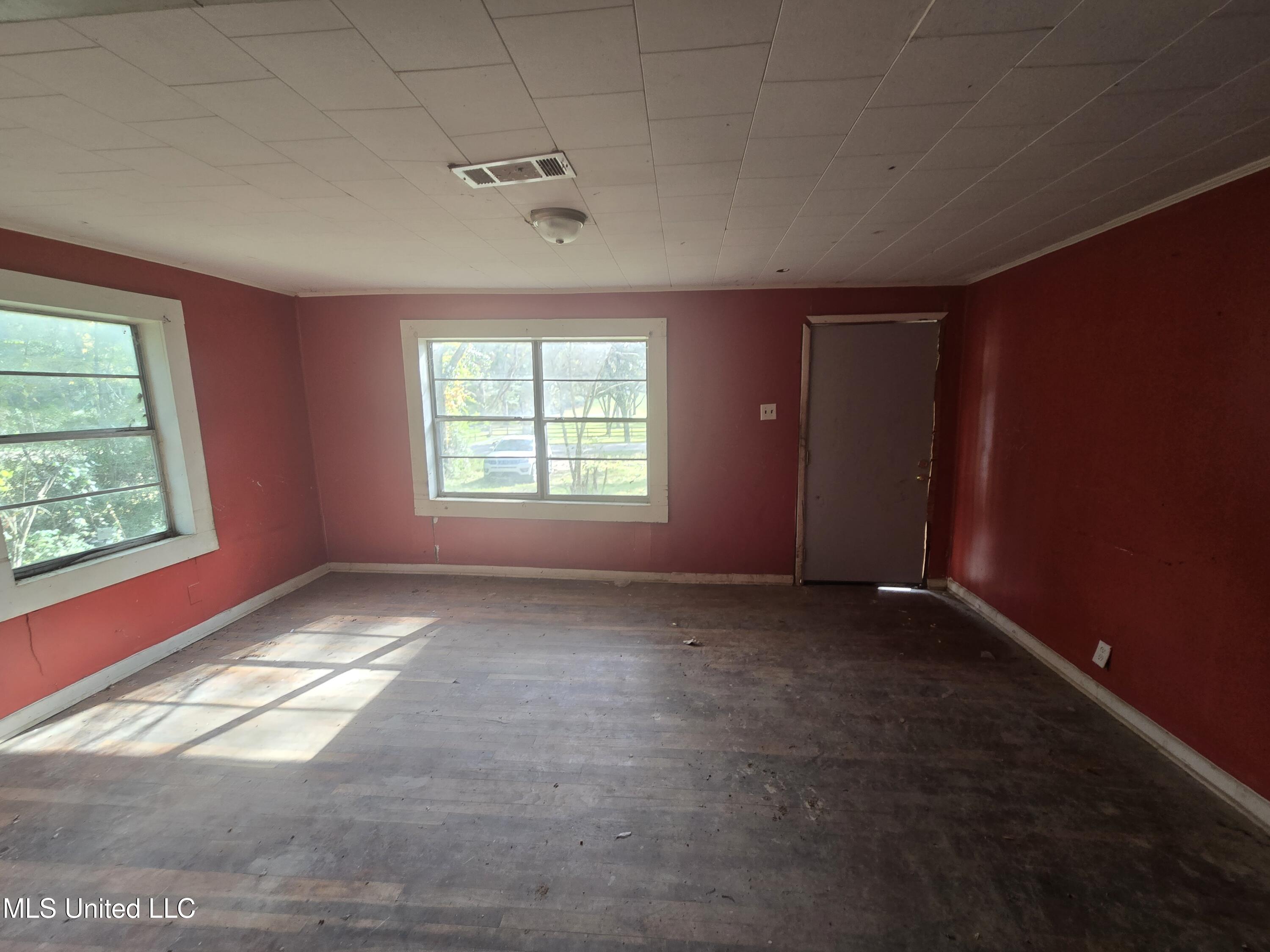 1104 McCluer Road Jackson, MS 39212 - Photo 3 of 6 3 Ilay Soffer