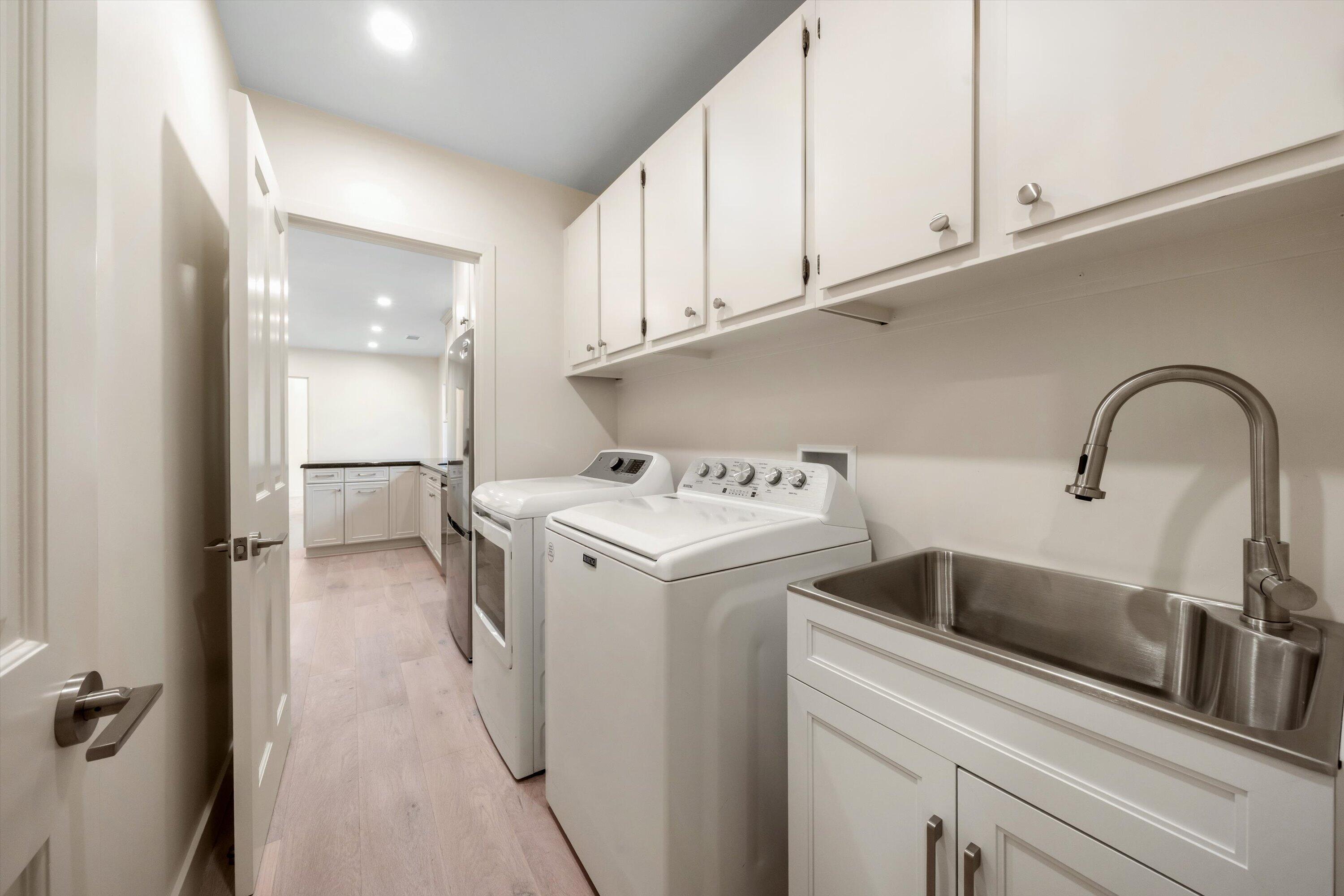 579 Hot Springs Road Montecito, CA 93108 - Photo 12 of 28 Laundry