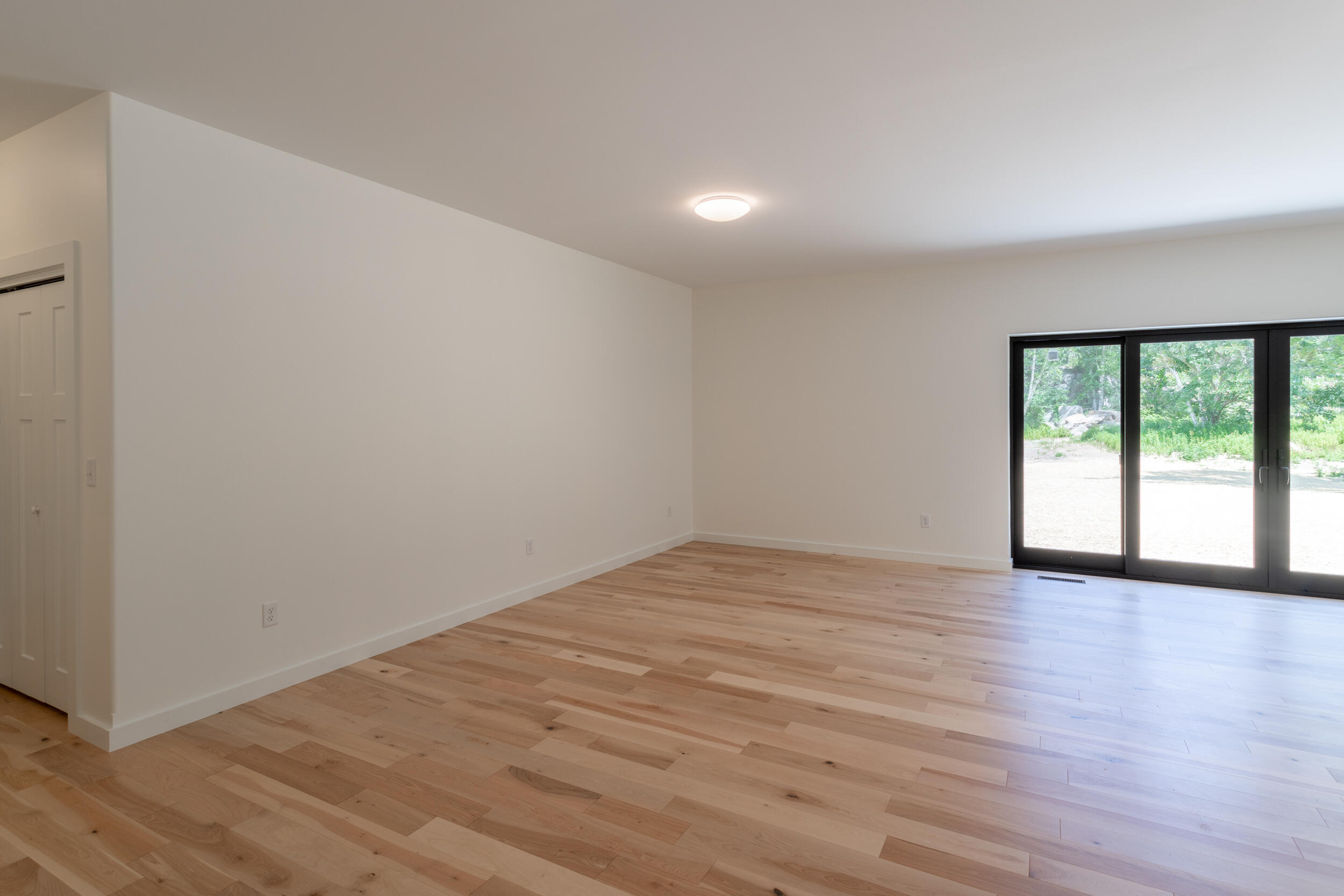 189 Oak Ridge Road Biddeford, ME 04005 - Photo 11 of 16 OVP_GH_-1012