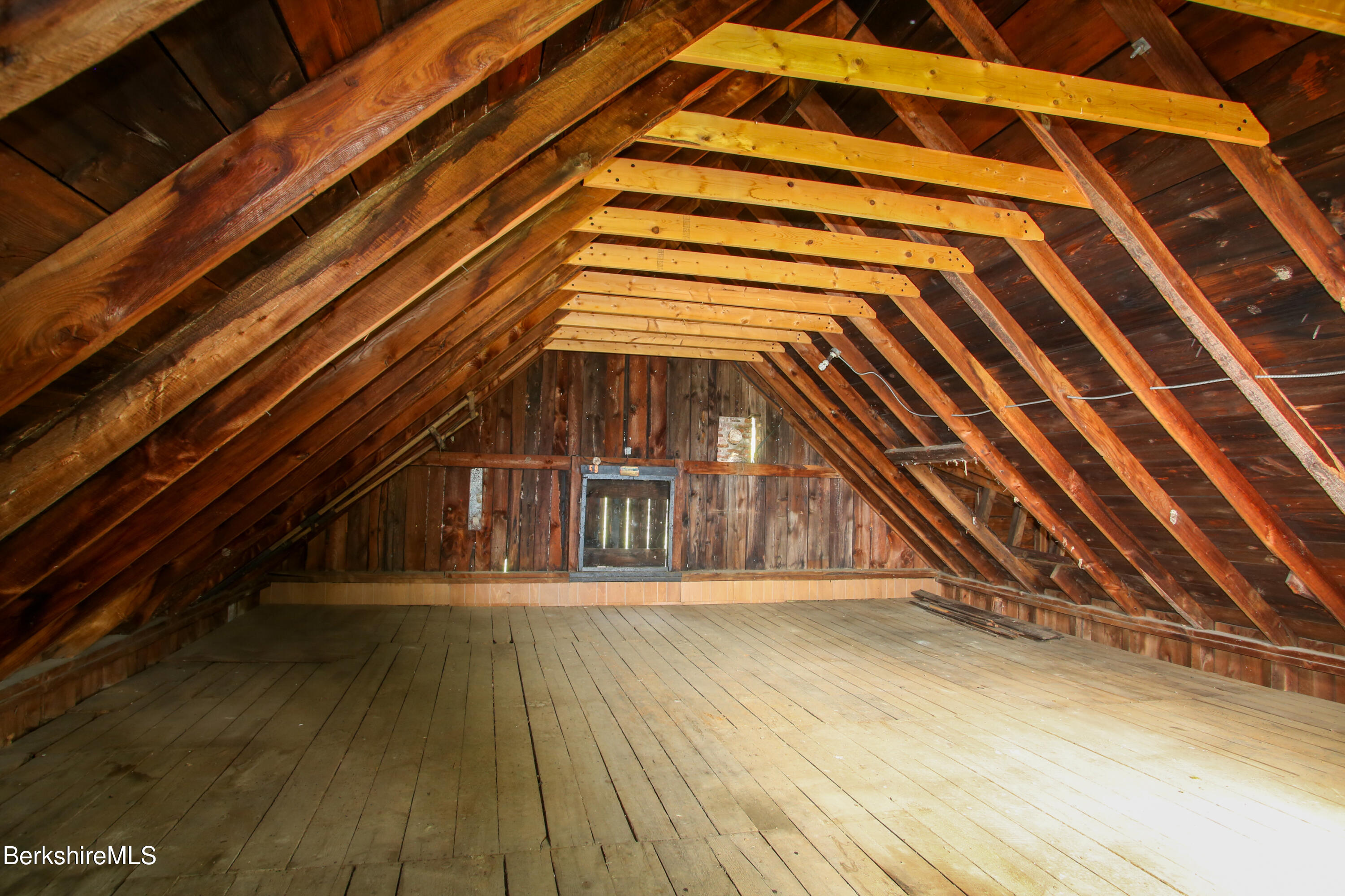 31 West Oxbow Road Charlemont, MA 01370 - Photo 28 of 39 AS9A9006