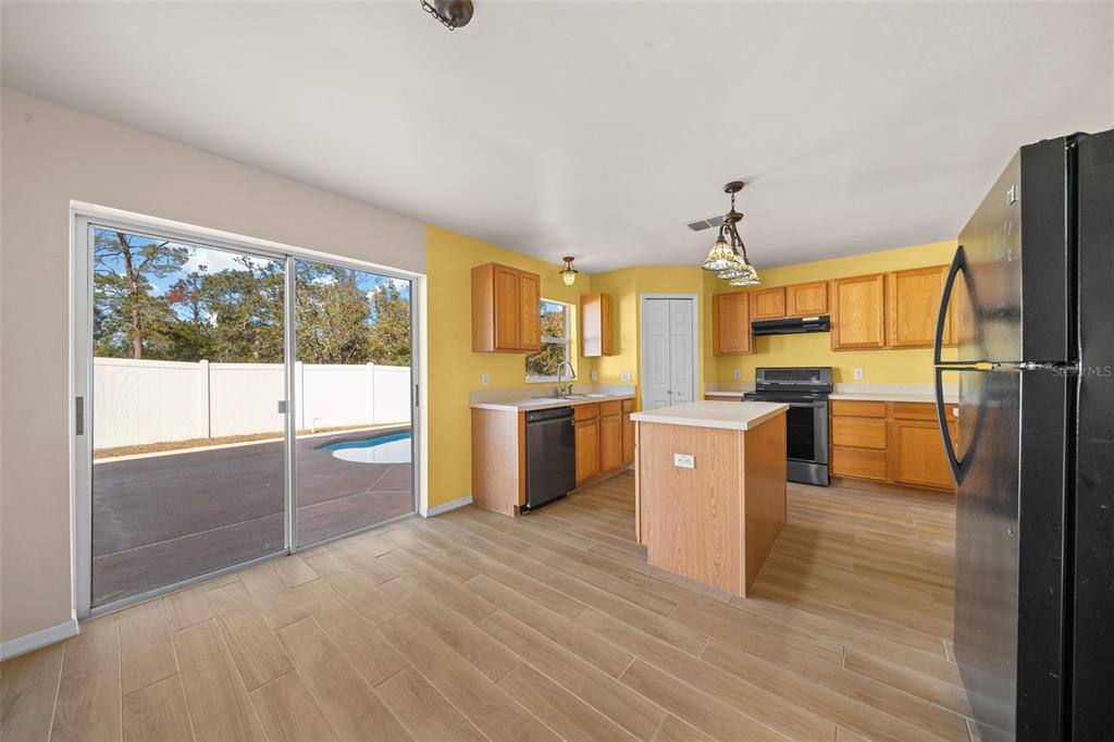 10191 Jordan Street Spring Hill, FL 34608 - Photo 26 of 59 kitchen
