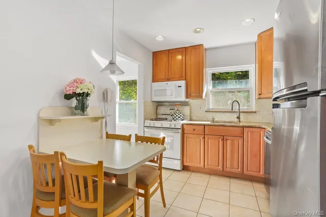 $850,000 | 270 Pembrook Drive, Yonkers, NY 10710