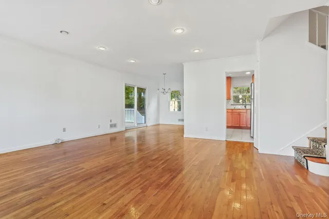 $850,000 | 270 Pembrook Drive, Yonkers, NY 10710