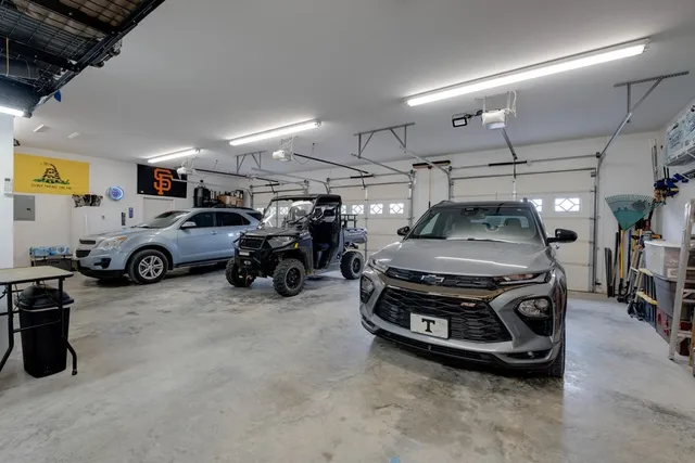 $1,050,000 | 4700 Honey Creek Loop Road, Allardt, TN 38504