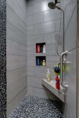 $1,050,000 | 4700 Honey Creek Loop Road, Allardt, TN 38504