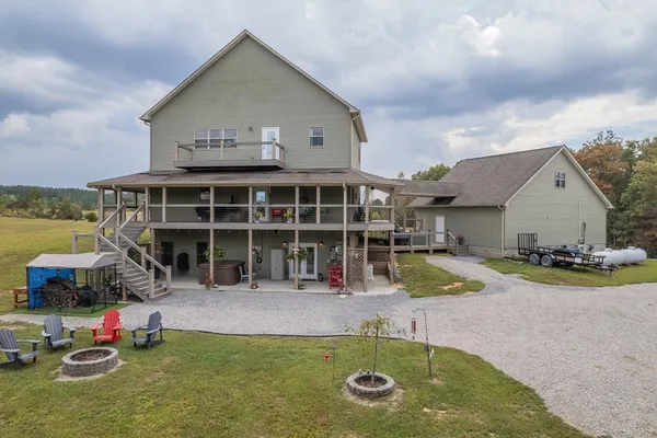 $999,998 | 4700 Honey Creek Loop Road, Allardt, TN 38504