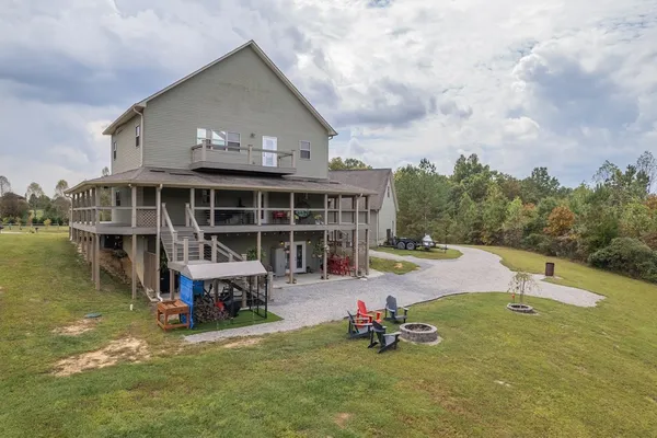 $999,998 | 4700 Honey Creek Loop Road, Allardt, TN 38504