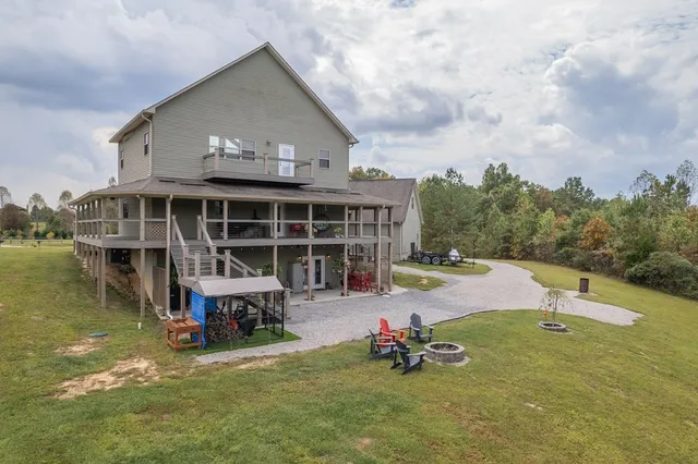 $1,050,000 | 4700 Honey Creek Loop Road, Allardt, TN 38504