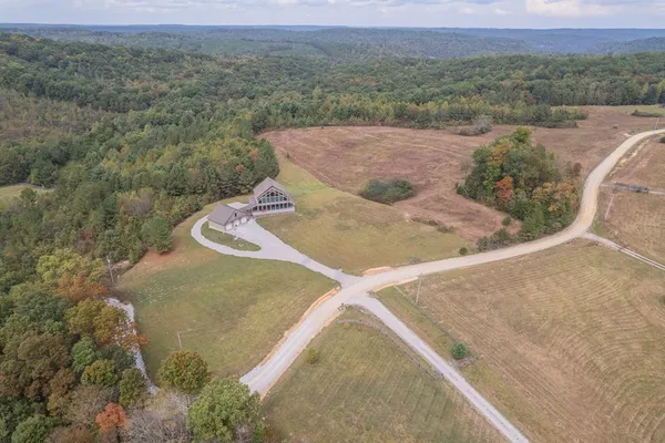 $999,998 | 4700 Honey Creek Loop Road, Allardt, TN 38504