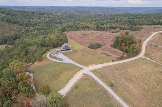 $1,050,000 | 4700 Honey Creek Loop Road, Allardt, TN 38504