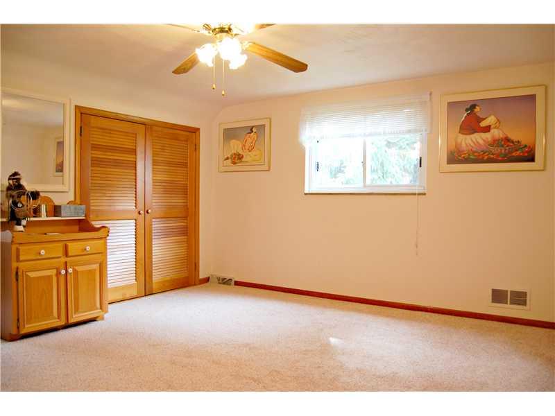 841 Agnew Road Baldwin, PA 15227 - Photo 14 of 25 Studio/Study/Office.