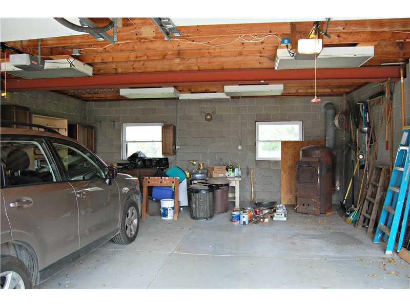 841 Agnew Road Baldwin, PA 15227 - Photo 23 of 25 Parking Lot/Garage.