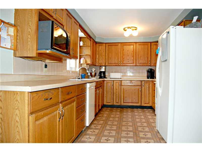841 Agnew Road Baldwin, PA 15227 - Photo 5 of 25 Kitchen.