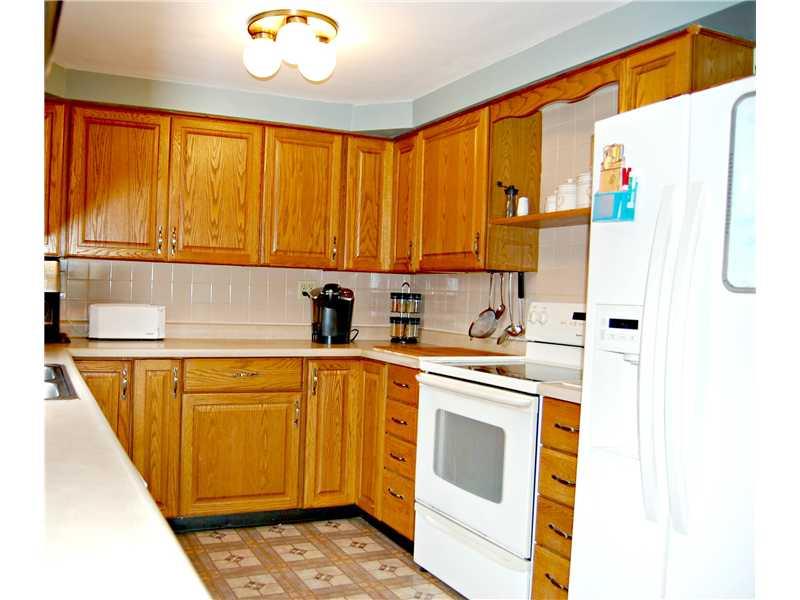 841 Agnew Road Baldwin, PA 15227 - Photo 6 of 25 Kitchen.