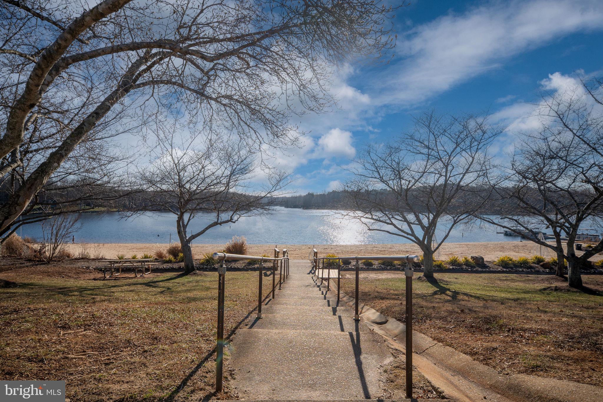 28 Tanglewood Road Palmyra, VA 22963 - Photo 27 of 44 a view of a backyard of the house