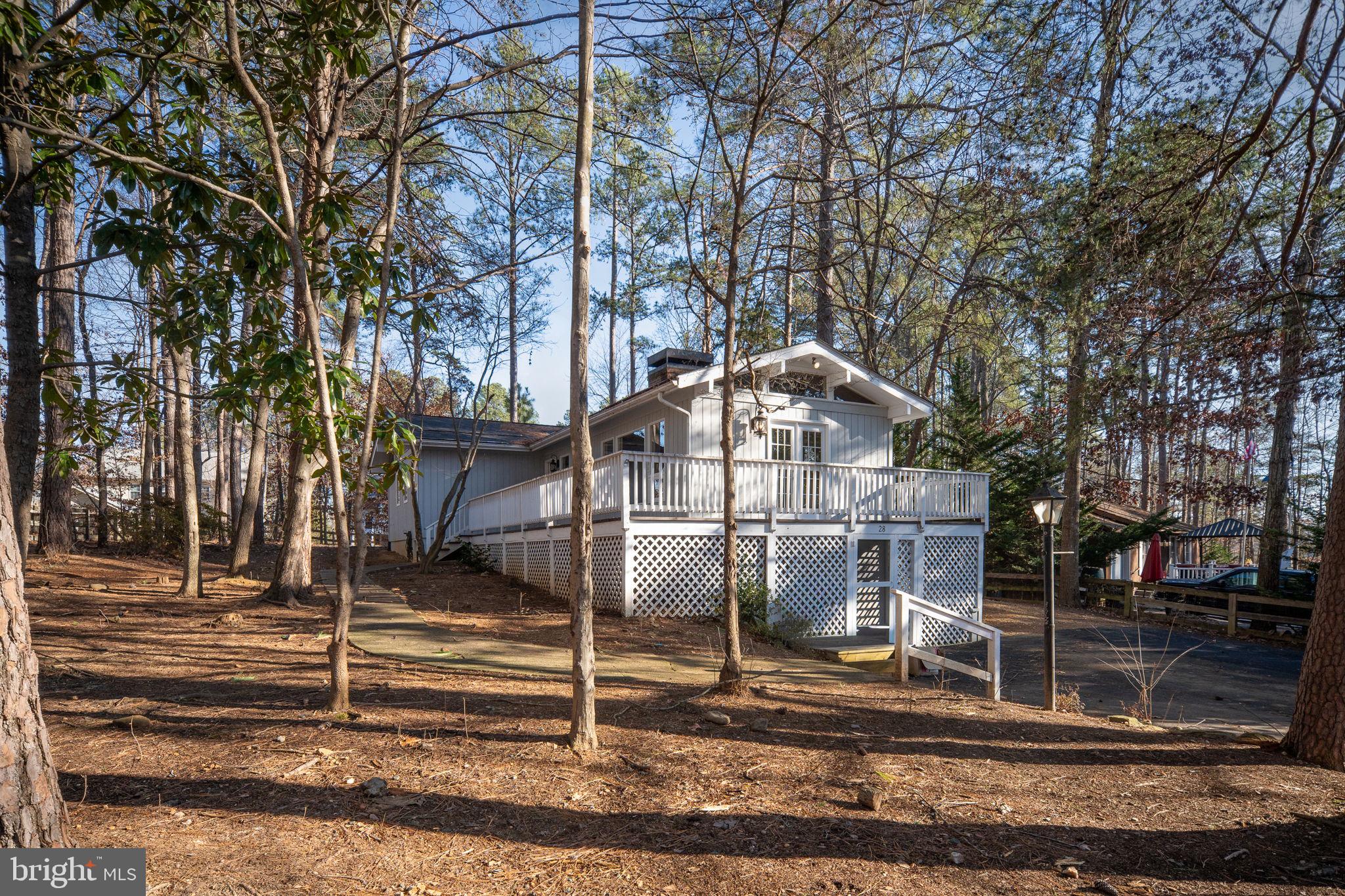 28 Tanglewood Road Palmyra, VA 22963 - Photo 3 of 44 a front view of a house