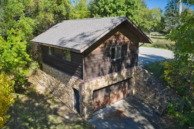 $369,000 | 6028 North 2nd Street, Leesburg, IN 46538