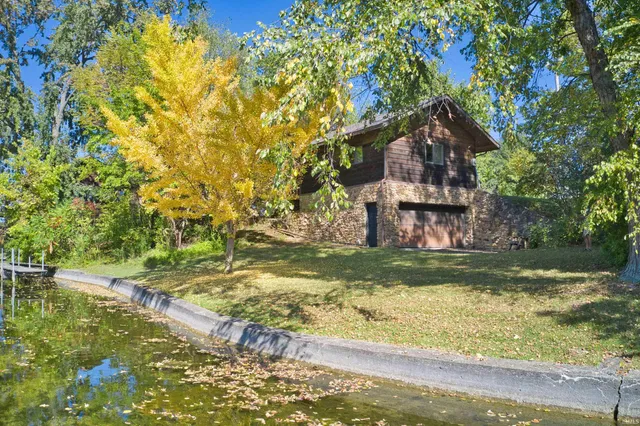 $369,000 | 6028 North 2nd Street, Leesburg, IN 46538