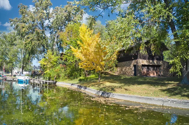 $369,000 | 6028 North 2nd Street, Leesburg, IN 46538