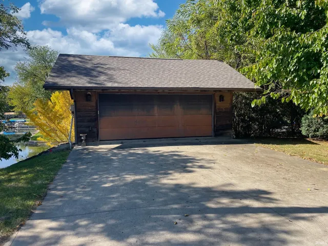 $369,000 | 6028 North 2nd Street, Leesburg, IN 46538