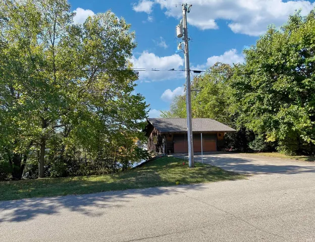 $369,000 | 6028 North 2nd Street, Leesburg, IN 46538