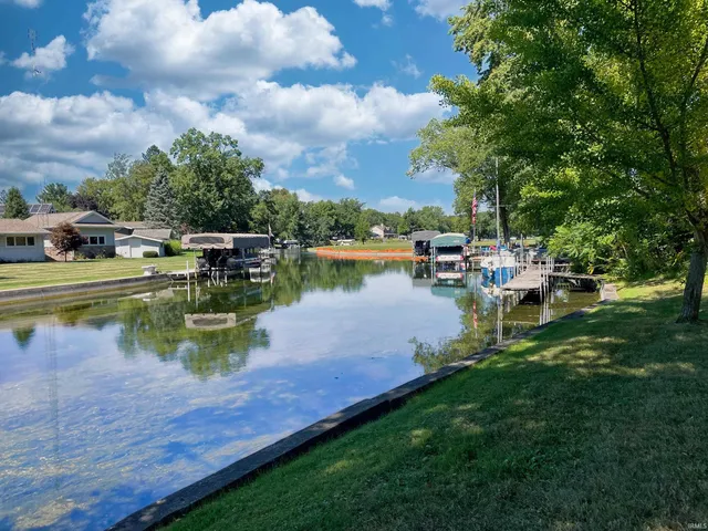 $369,000 | 6028 North 2nd Street, Leesburg, IN 46538