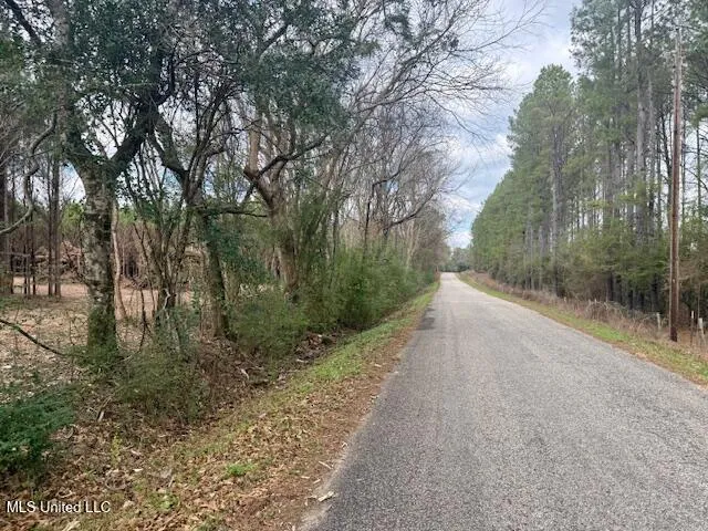 $112,000 | Military Road, Sandy Hook, MS 39478