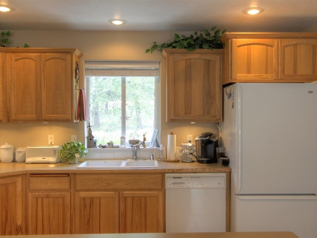 29209 North Cedar Road Deer Park, WA 99006 - Photo 7 of 20 Gallery Image 7