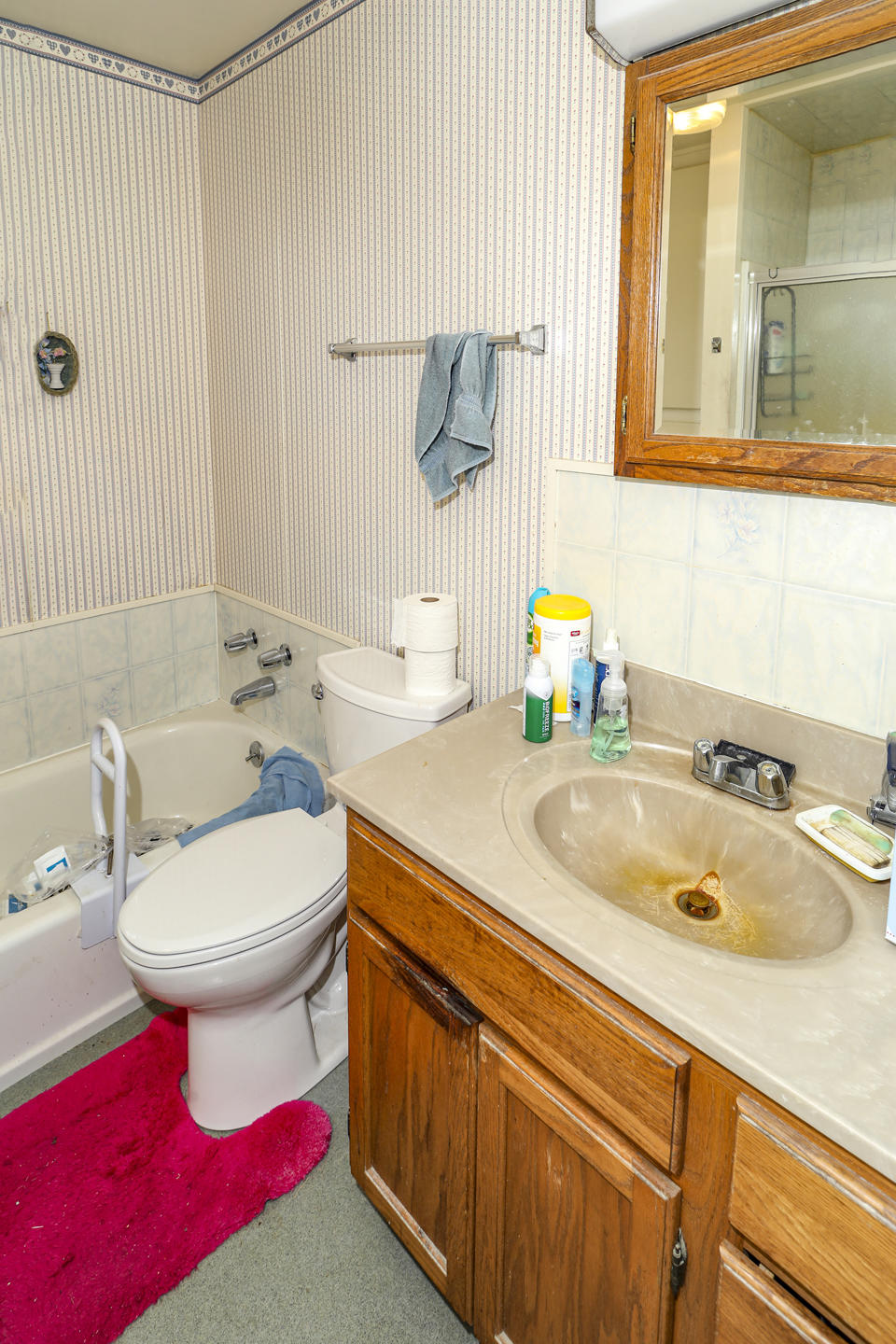 1720 Loop Road Fortuna, CA 95540 - Photo 20 of 51 18 Bathroom