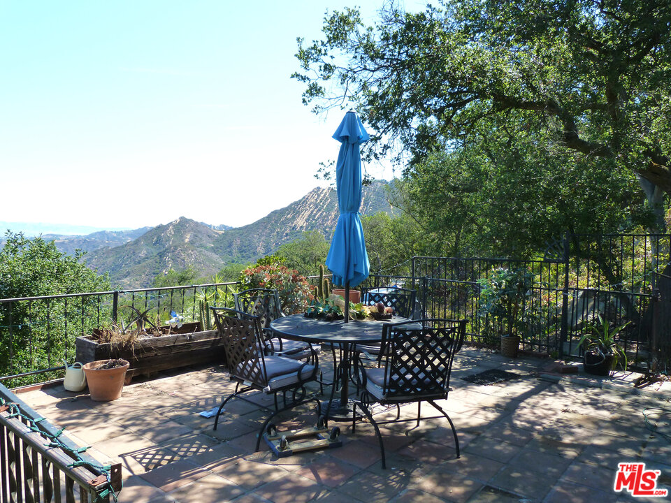 24860 Piuma Road Calabasas, CA 91302 - Photo 25 of 38 Gallery Image 25