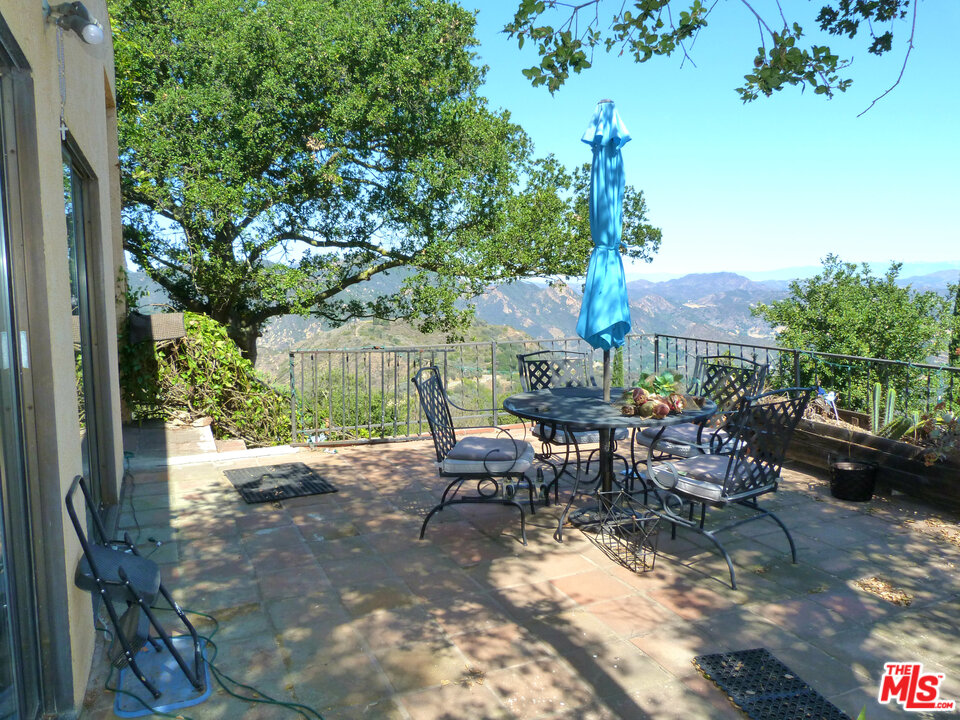 24860 Piuma Road Calabasas, CA 91302 - Photo 26 of 38 Gallery Image 26