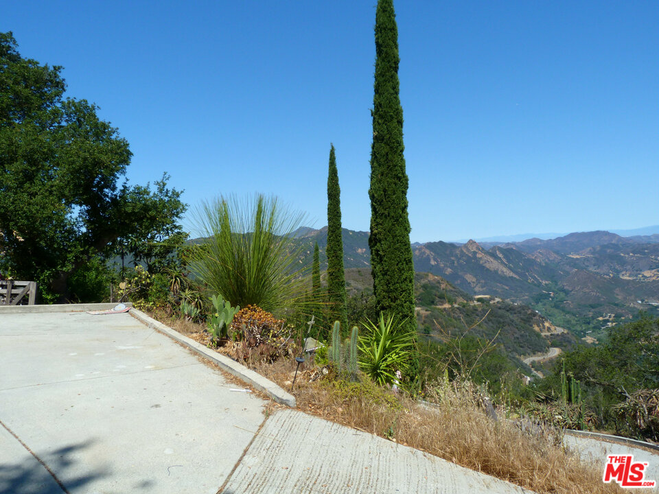 24860 Piuma Road Calabasas, CA 91302 - Photo 33 of 38 Gallery Image 33