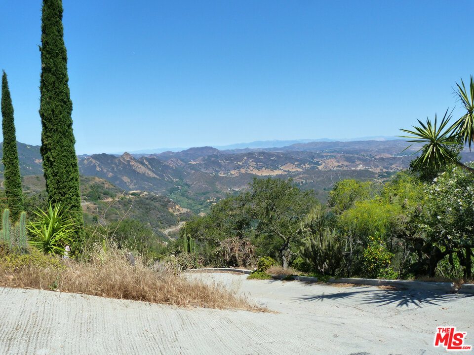 24860 Piuma Road Calabasas, CA 91302 - Photo 34 of 38 Gallery Image 34