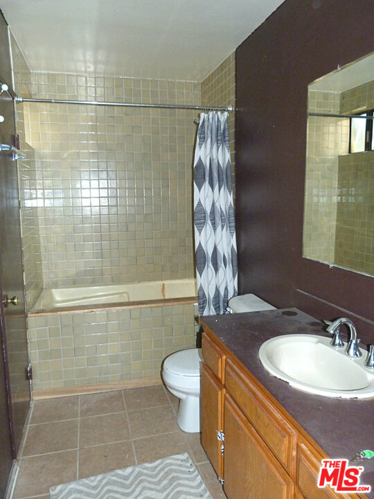24860 Piuma Road Calabasas, CA 91302 - Photo 9 of 38 Gallery Image 9