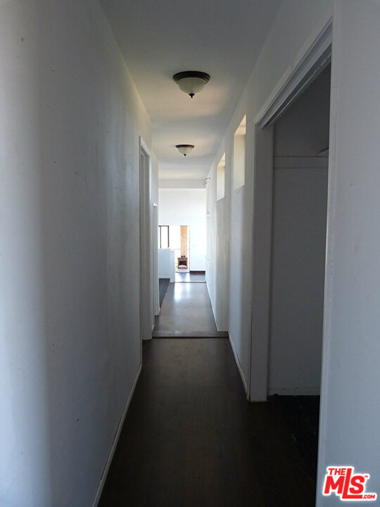 24860 Piuma Road Calabasas, CA 91302 - Photo 10 of 38 Gallery Image 10