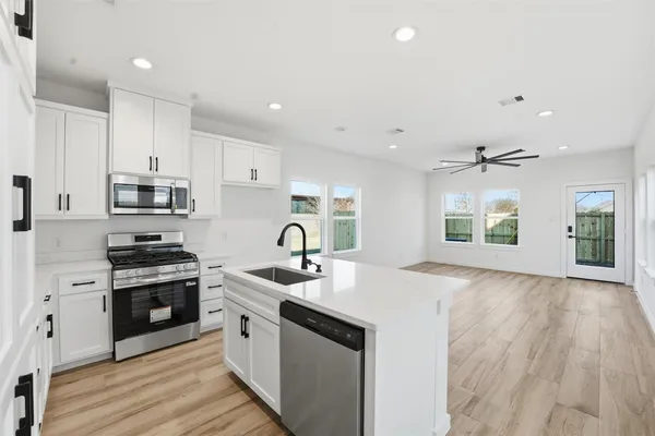$249,900 | 530 North 4th Street, La Porte, TX 77571