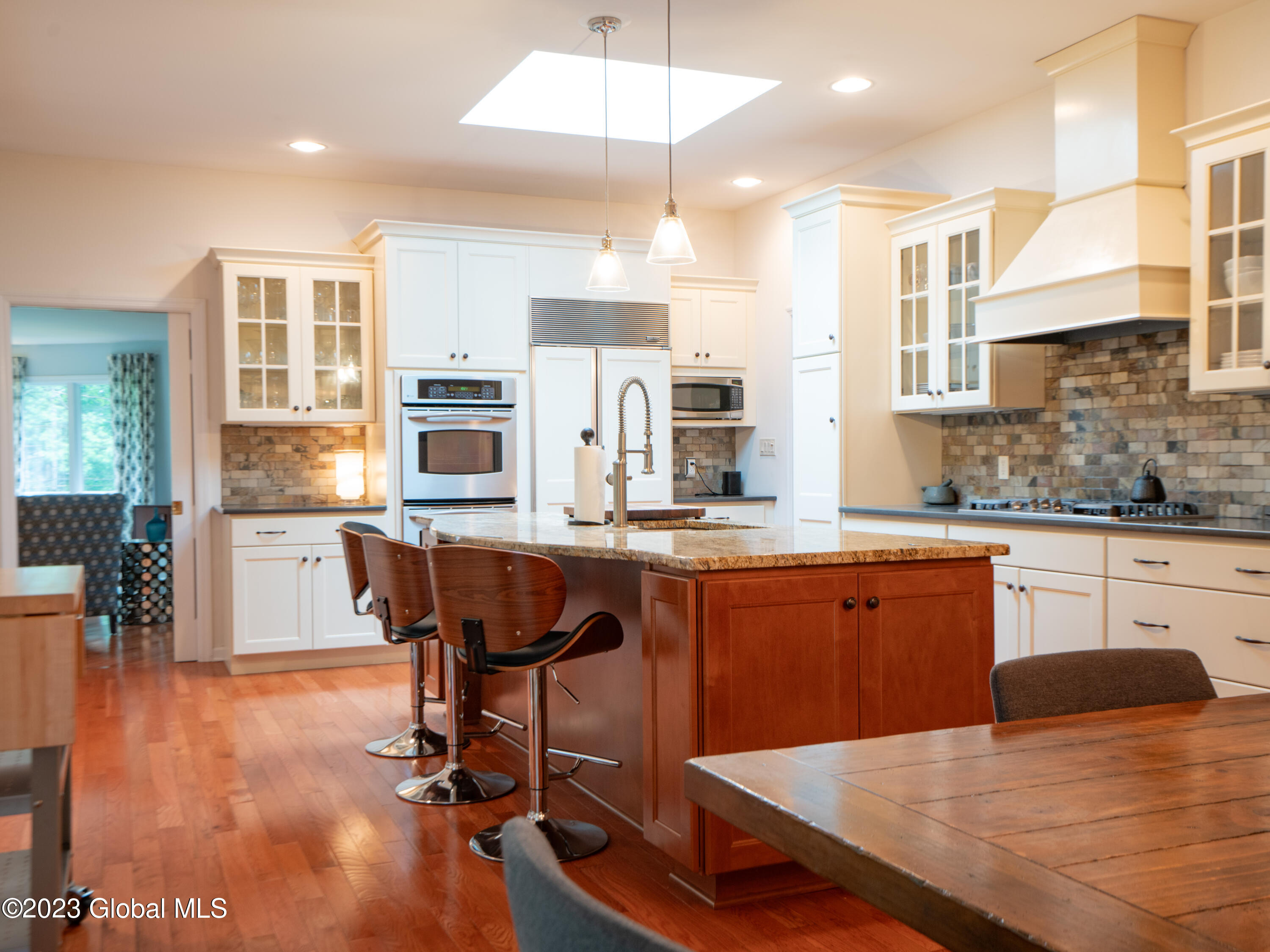 29 Colonial Green Road Albany, NY 12211 - Photo 13 of 34 kitchen