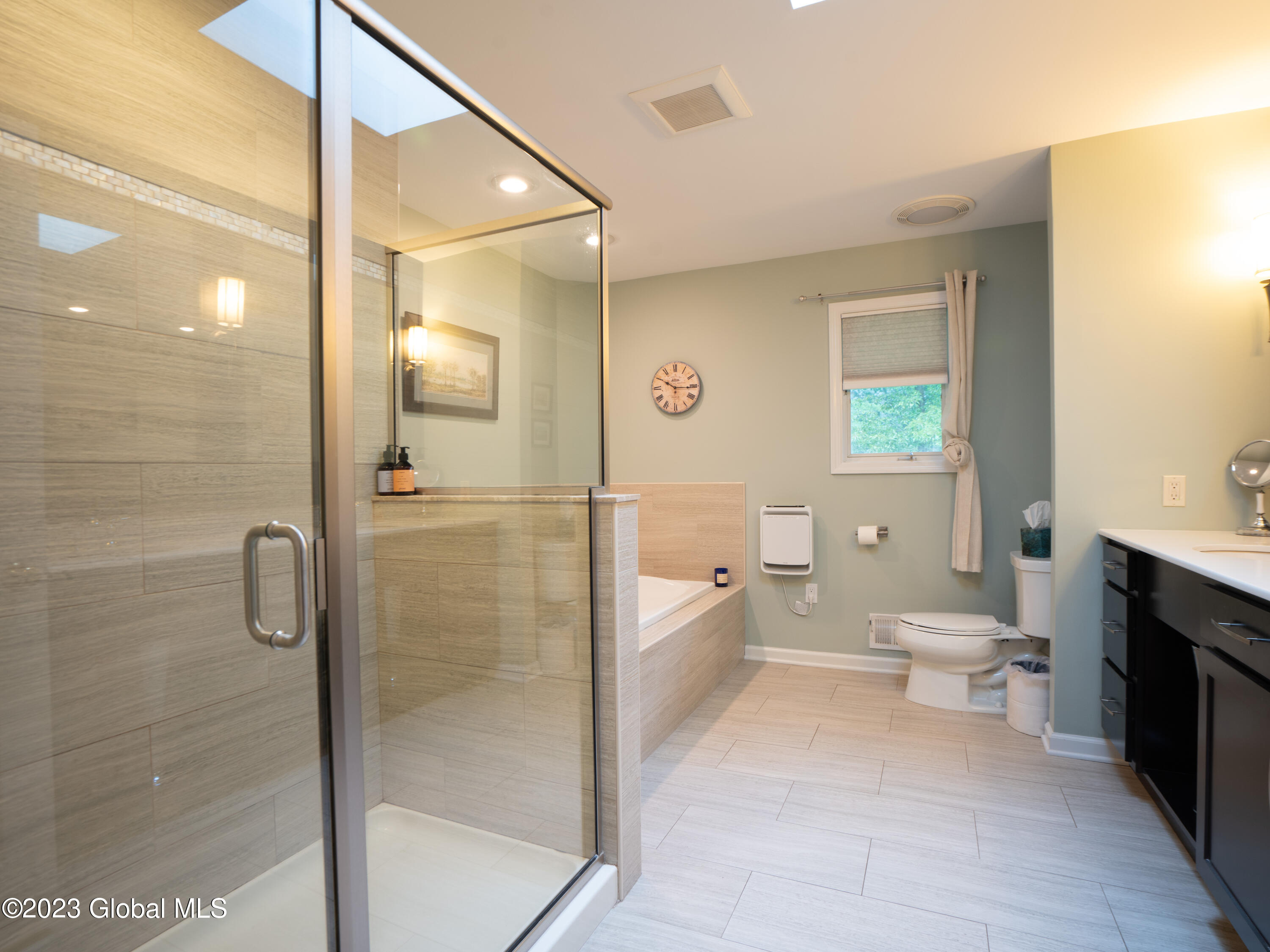 29 Colonial Green Road Albany, NY 12211 - Photo 21 of 34 master bathroom