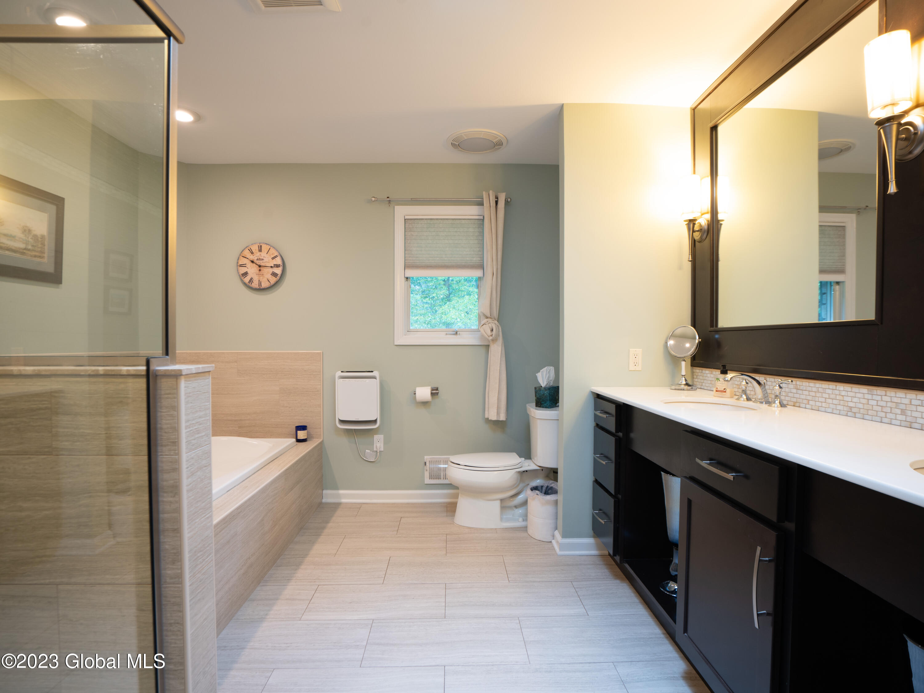 29 Colonial Green Road Albany, NY 12211 - Photo 22 of 34 master bathroom