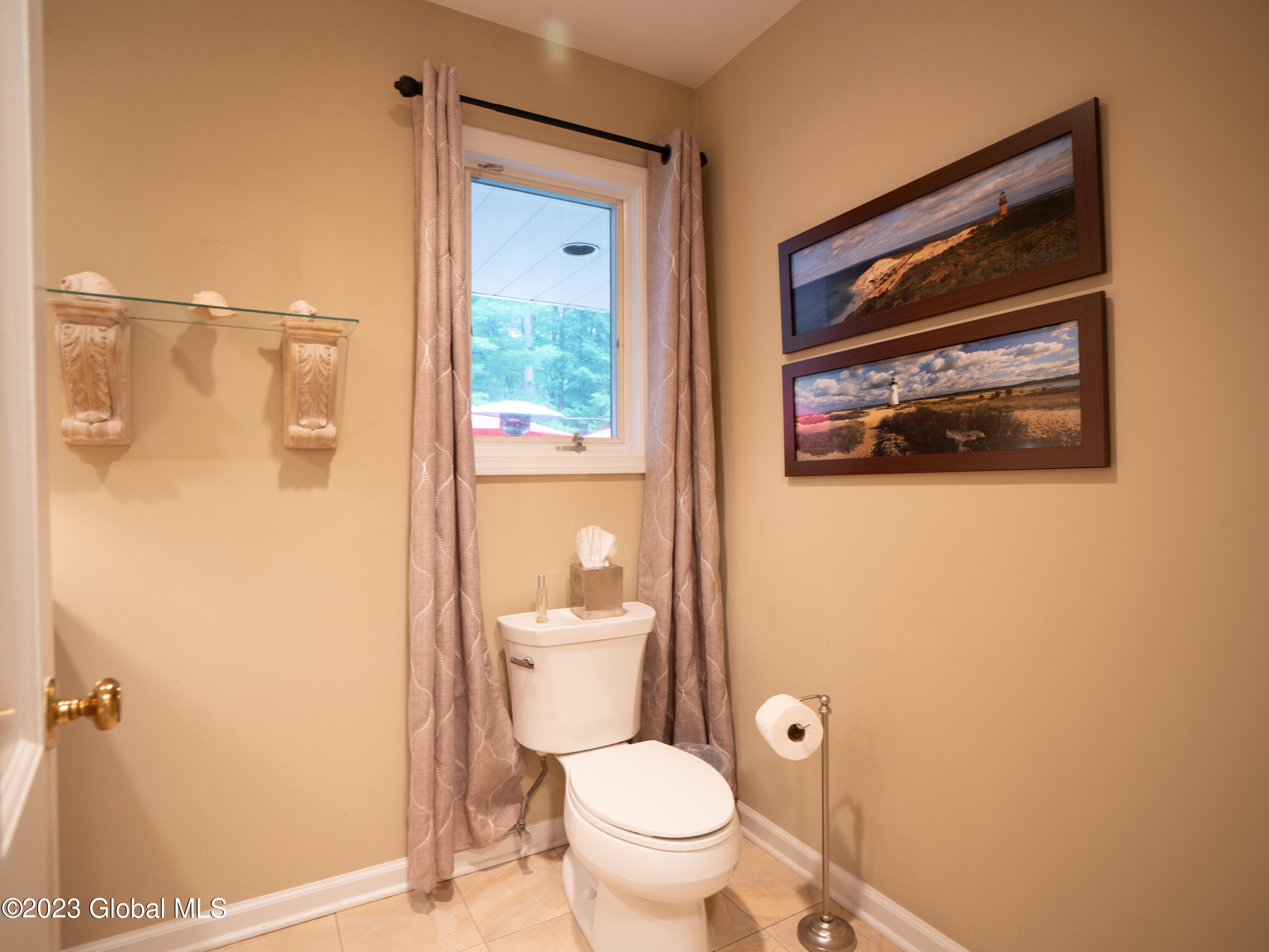 29 Colonial Green Road Albany, NY 12211 - Photo 34 of 34 bathroom